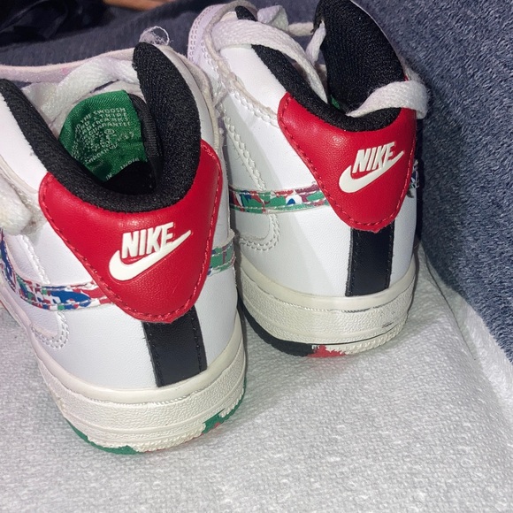 Nike Kids White Sneakers with Multicolor Accents - Picture 3 of 4